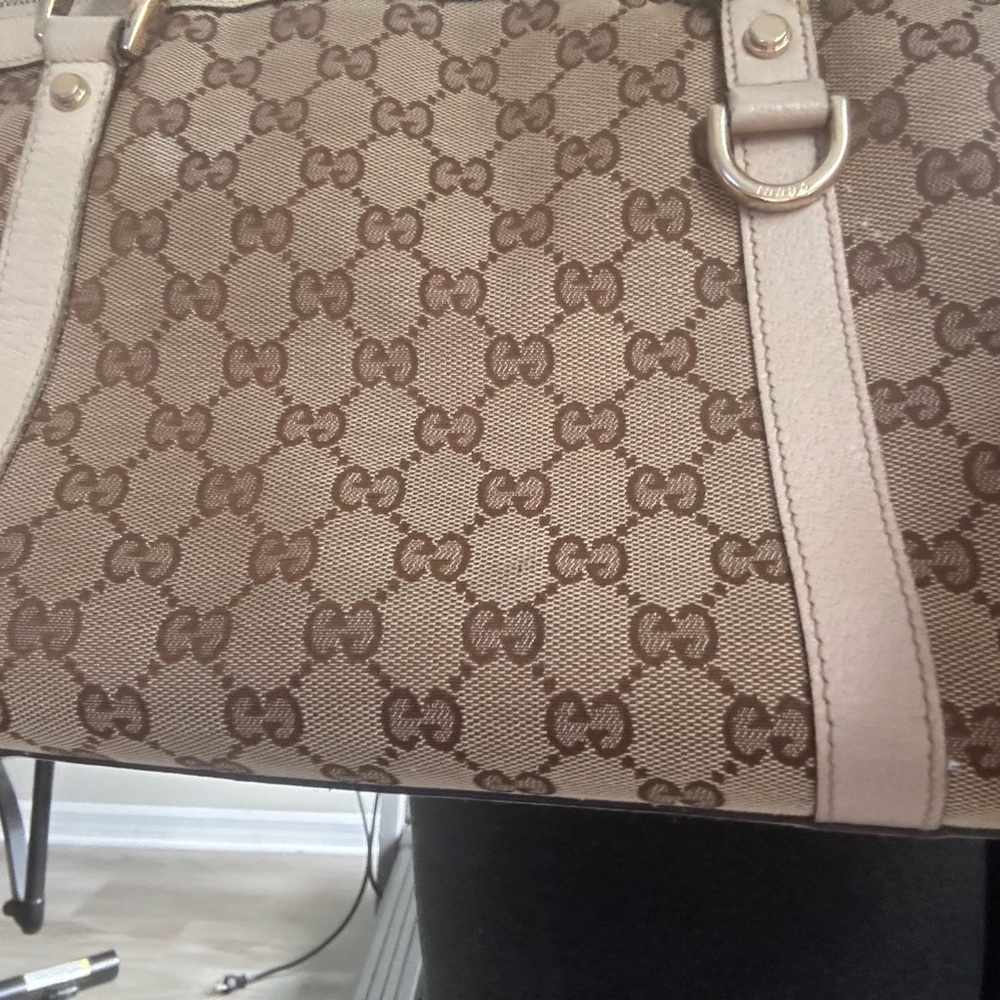 Authentic Gucci GG Canvas Tote Bag – Classic Monogram – Tan Leather Trim - Picture 4 of 15